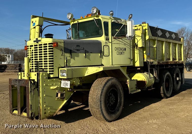 1985 Oshkosh P-2526-1 dump truck - EG6836