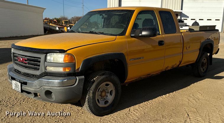 2005 GMC Sierra 2500HD Ext. Cab pickup truck - EG6837