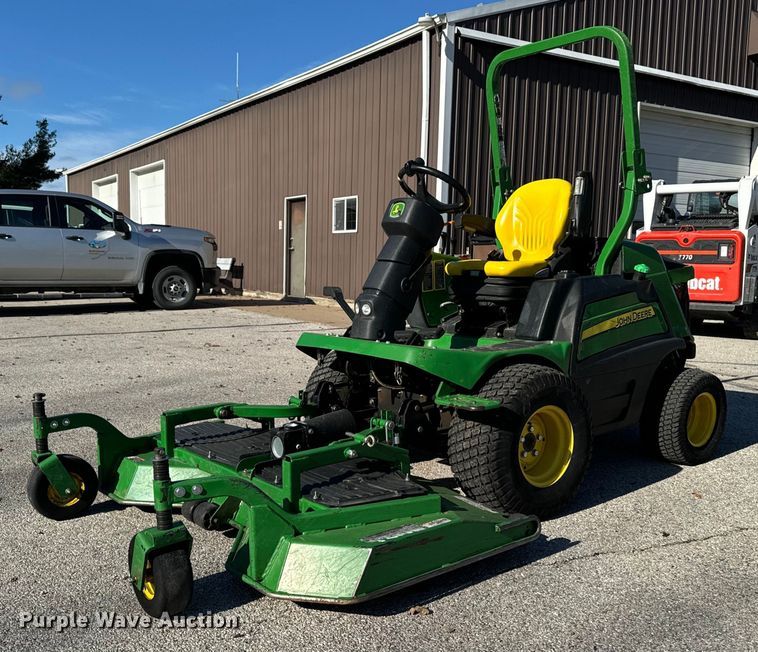2014 John Deere 1580 lawn mower - EG6901
