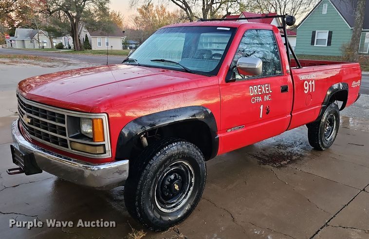 1992 Chevrolet K2500 pickup truck - EI8540