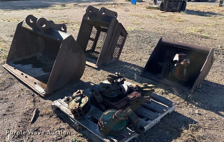 (3) buckets  - EJ3186