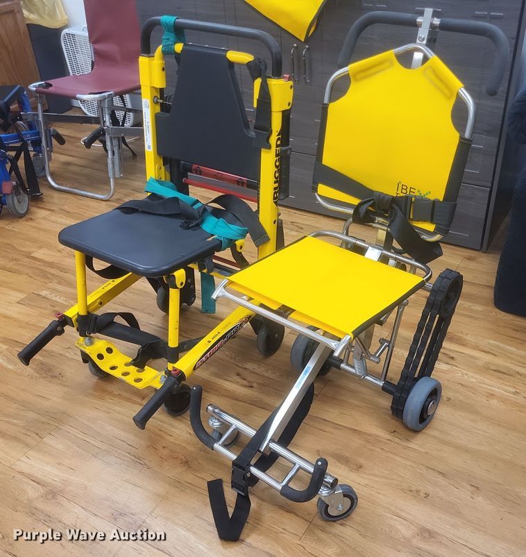 (2) stair chairs - EJ8091