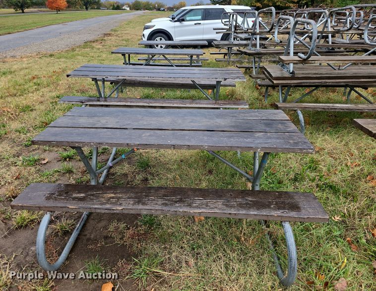 (28) picnic tables - EK2370