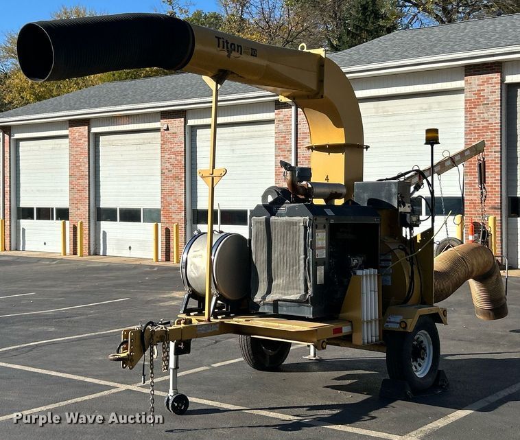 2013 Bonnell Titan Leaf Pro RCH leaf vacuum truck loader - EK3636