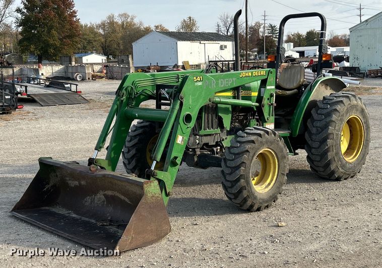 1993 John Deere 5220 MFWD tractor - EK3650