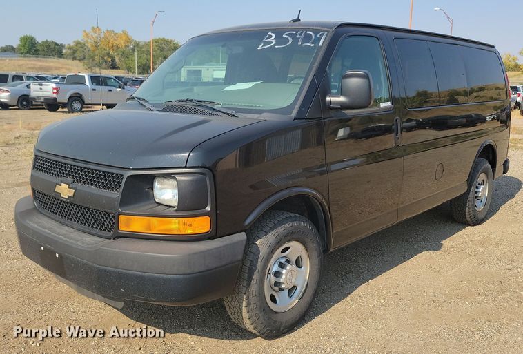 2015 Chevrolet Express 3500 van - JH9961