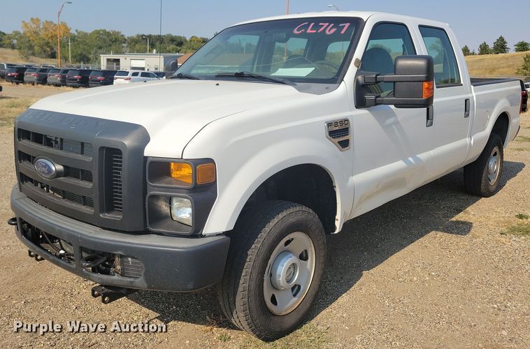 2009 Ford F250 Super Duty XL Crew Cab pickup truck - JH9962