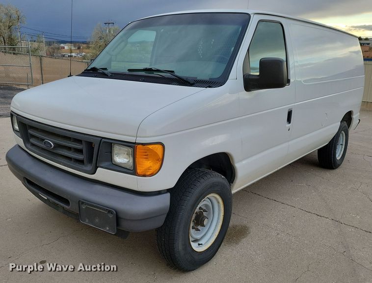 2006 Ford E250 van - OH9325