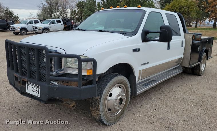 2002 Ford F450 Super Duty XLT Crew Cab flatbed truck - OH9346