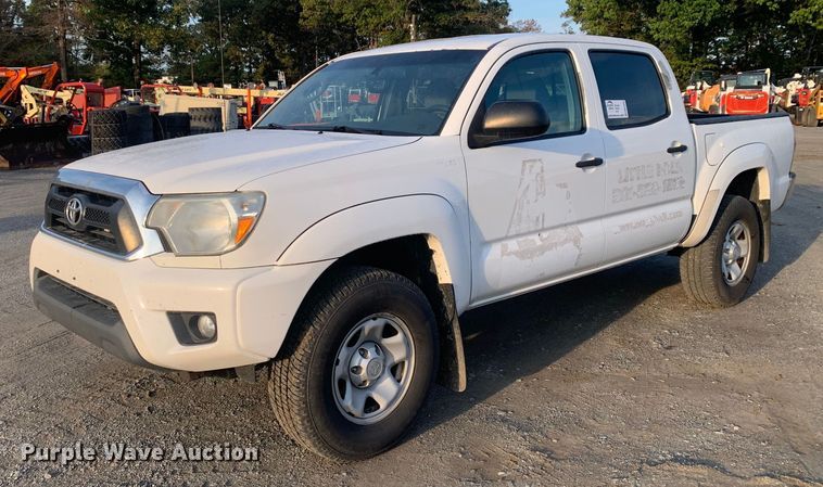2014 Toyota  Tacoma  Double Cab pickup truck - DM1842