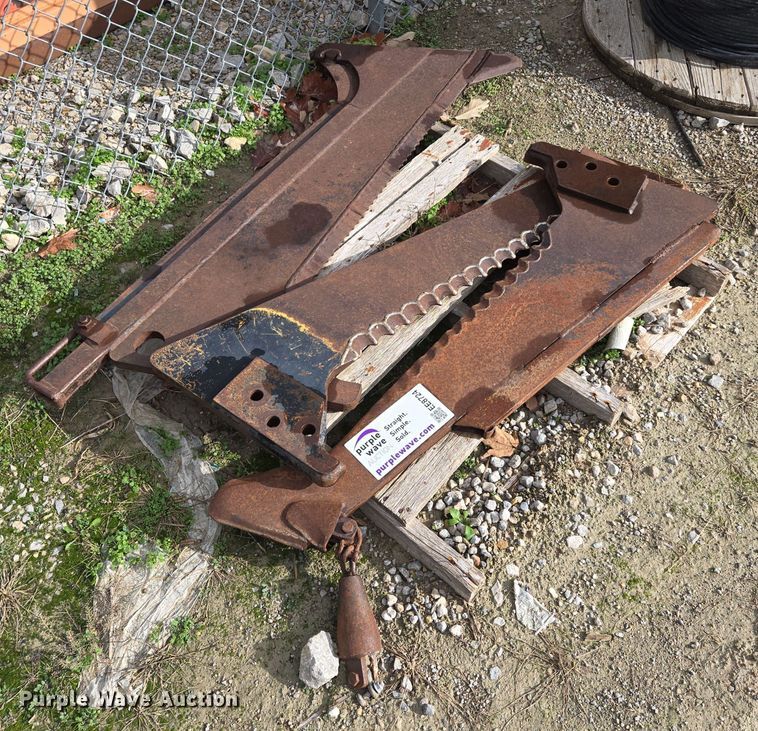 (3) cable plow blades  - EE8724