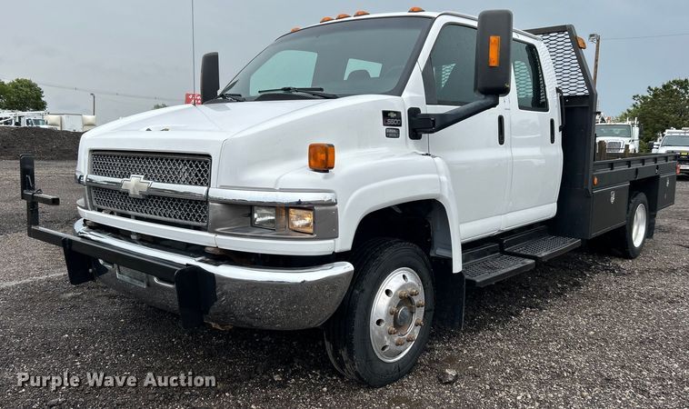 2009 Chevrolet  C5500 Crew Cab flatbed truck - EG1504