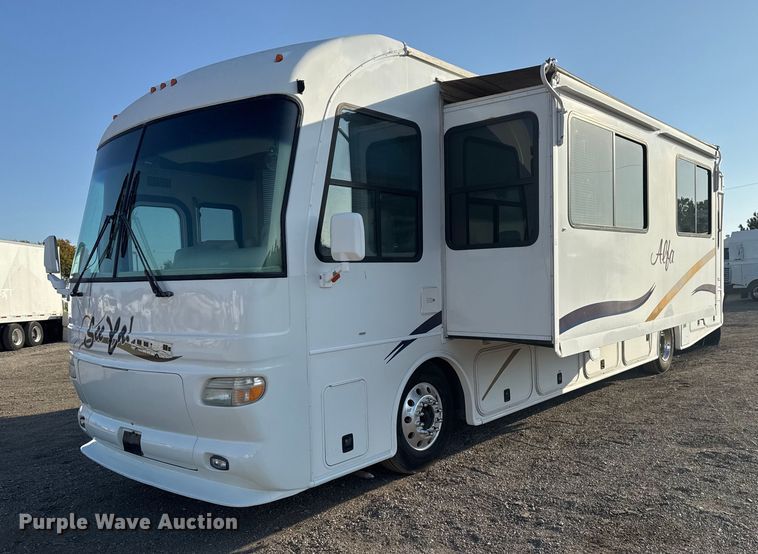 2004 Freightliner XC Chassis RV - EG2184