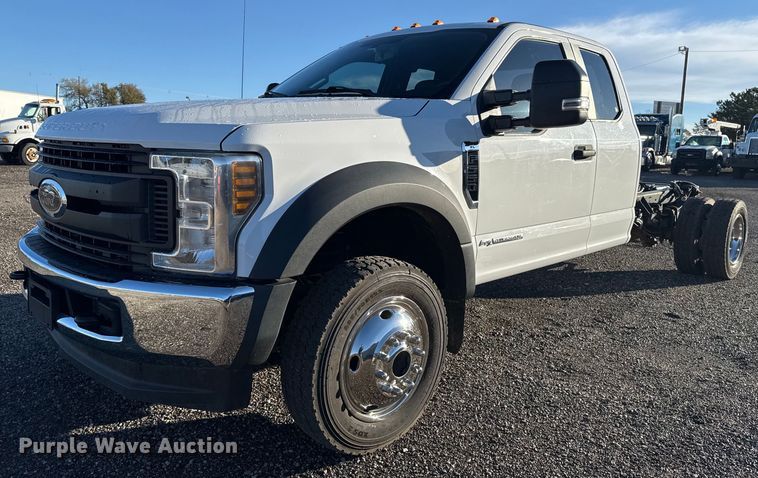 2018 Ford F550 SuperCab truck cab and chassis - EG2198