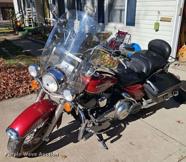 2007 Harley Davidson FLHRC Road King motorcycle - EI8536