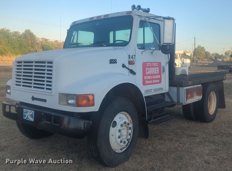 1995 International 4700 flatbed truck - EQ2396