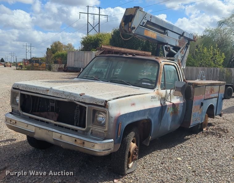 1978 Chevrolet bucket truck - EQ2424