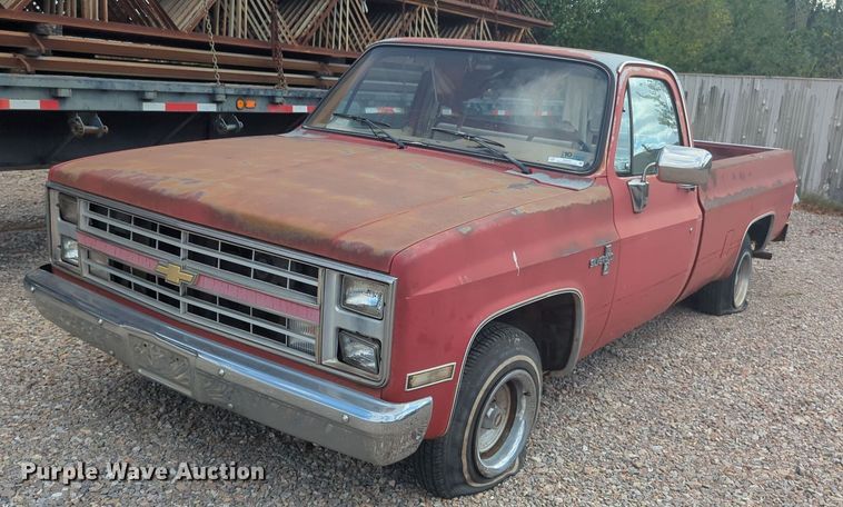 1986 Chevrolet C10 pickup truck - EQ2425