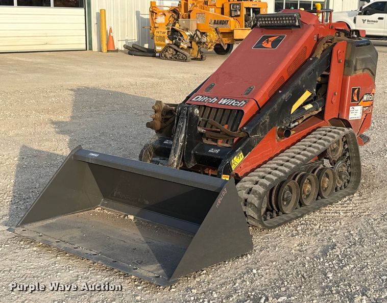2018 Ditch Witch SK1050 compact utility loader - DO7605