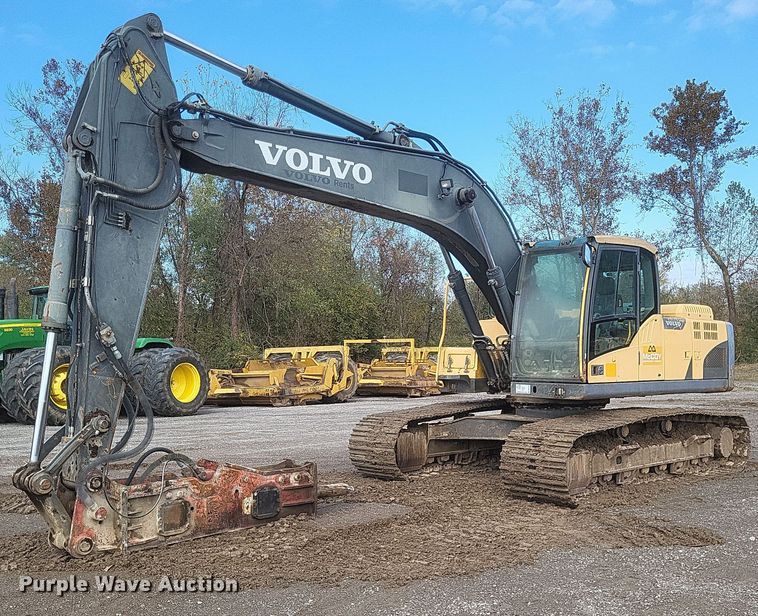 2013 Volvo EC220DL excavator - DQ3743