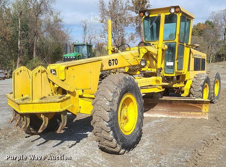 1990 John Deere 670 motor grader - DQ3745