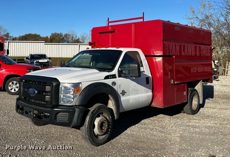 2011 Ford F550 chipper truck - DS3145