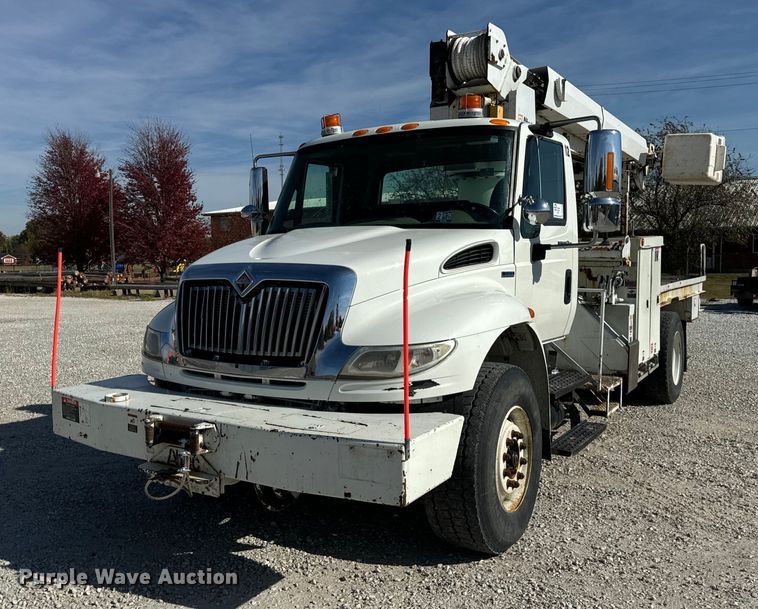 2008 International  Durastar 4400 digger derrick truck - DT2110