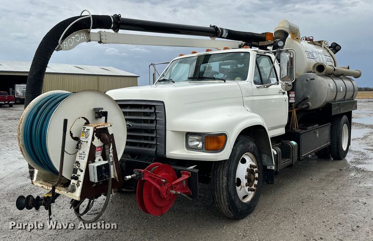 1998 Ford  F800 sewer jetter truck - DT2114