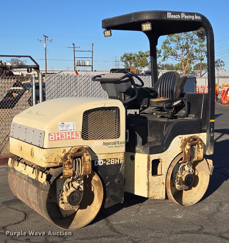 2002 Ingersoll Rand DD-28HF double drum vibratory roller - DT5317