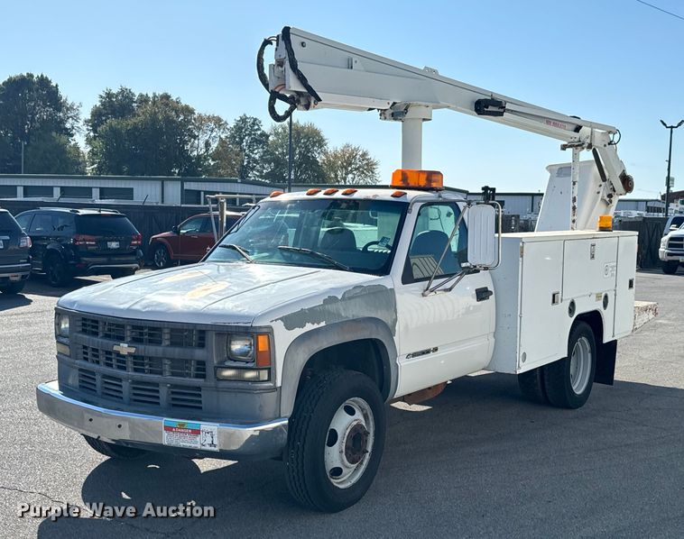 1999 Chevrolet C3500HD bucket truck - DU9495