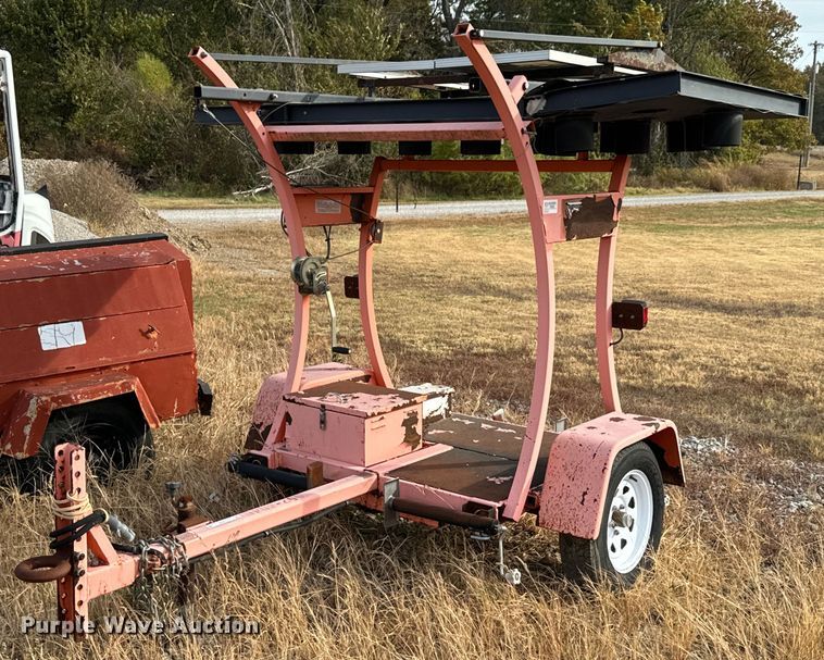 2010 National Signal, Inc. Aero-Lite  arrow board trailer - DU9498
