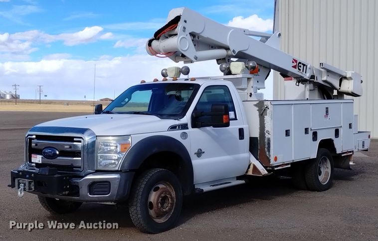 2016 Ford F550 Super Duty XLT bucket truck - DV6551
