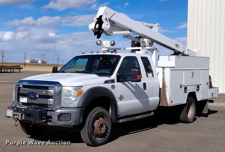2016 Ford F550 Super Duty XLT bucket truck - DV6552