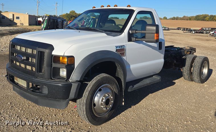 2010 Ford F550 Super Duty XL truck cab and chassis - EE7839