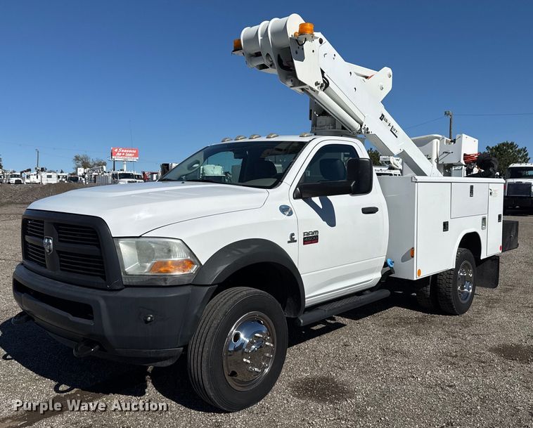 2012 Dodge Ram 4500 bucket truck - EG2211