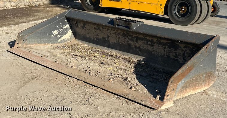 2017 Volvo BLS8423 skid steer bucket - EJ3124