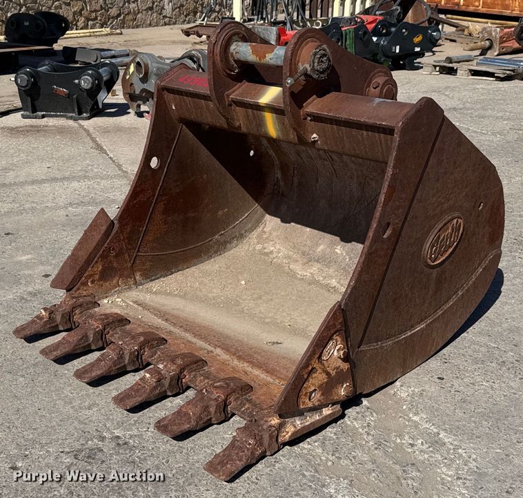 Geith EW180 excavator bucket - EJ3134