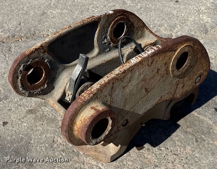 EC250 excavator coupler - EJ3141