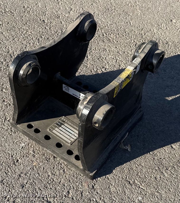 B&D Fabricators CAT 304C-CR excavator coupler - EJ3145