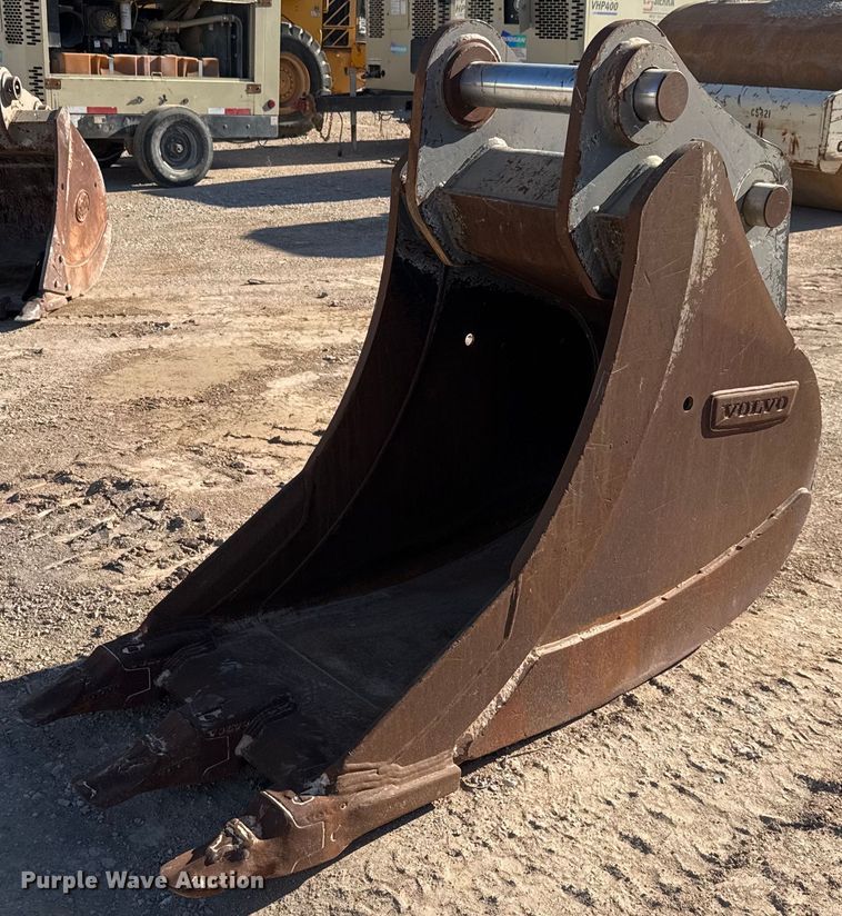 Volvo EC240-250 excavator bucket - EJ3147