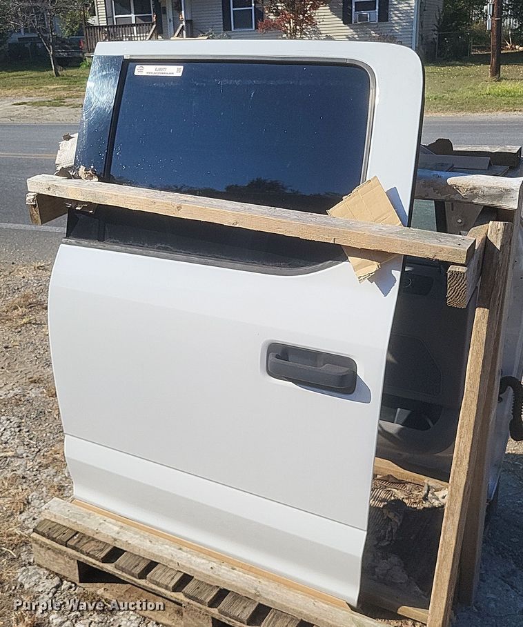 Crew Cab pickup truck doors - EJ8077