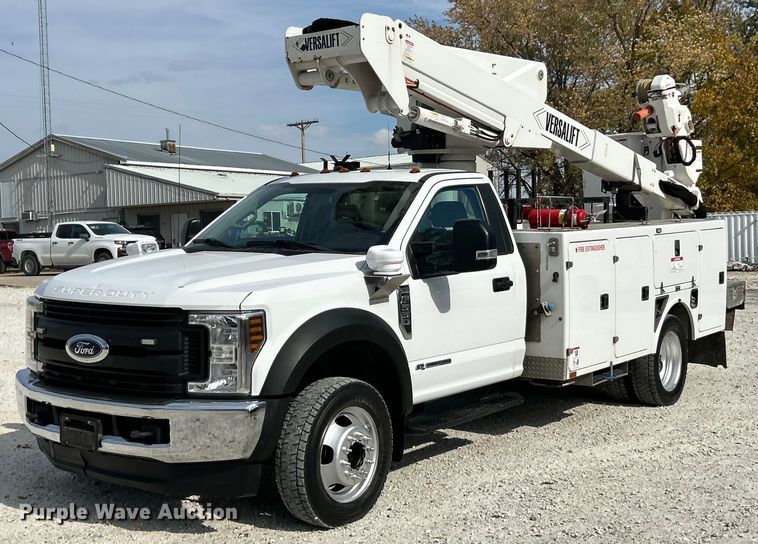 2018 Ford F550 XL bucket truck - EK3656