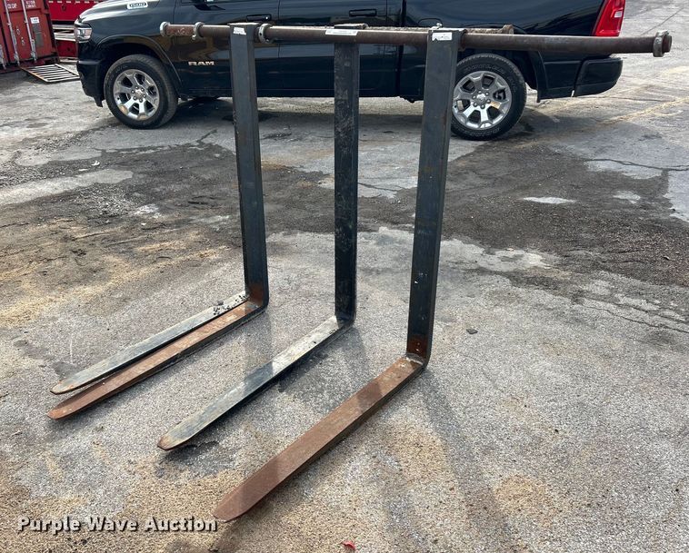 (2) Arrow loader Forks  - EK3663