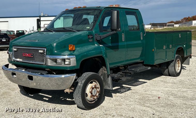 2008 GMC C4500 Crew Cab utility / service truck - EK3695