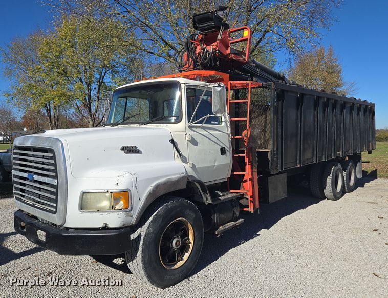 1997 Ford  Max L-9000 grapple truck - EQ3584