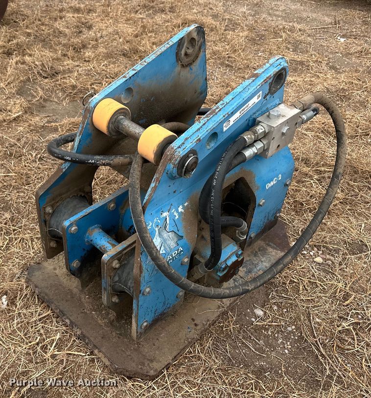 Okada America OAC-200 plate compactor - ER8197