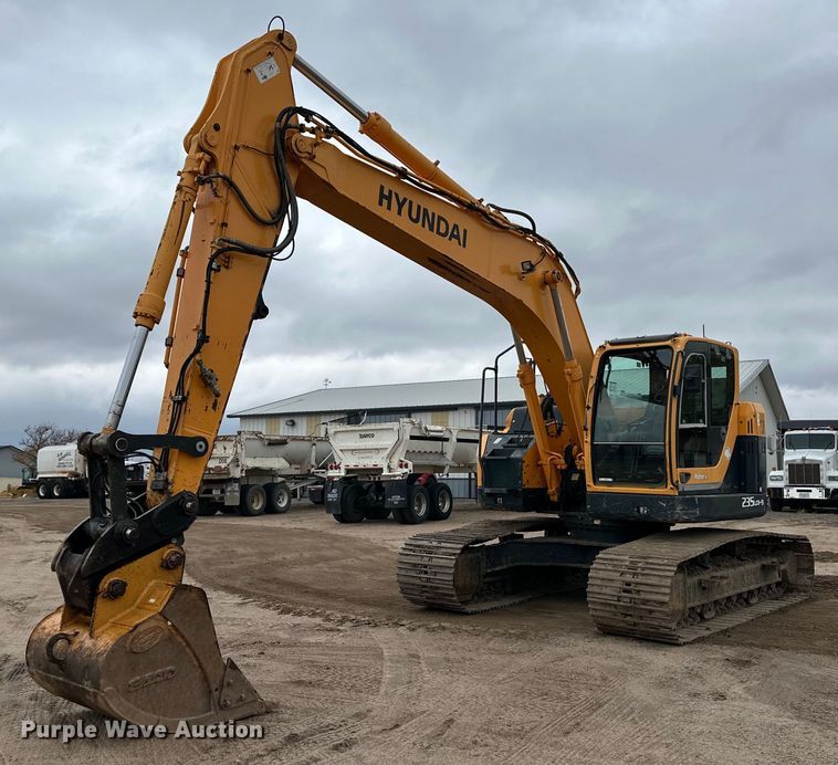 2011 Hyundai Robex 235LCR-9 excavator - ER8207