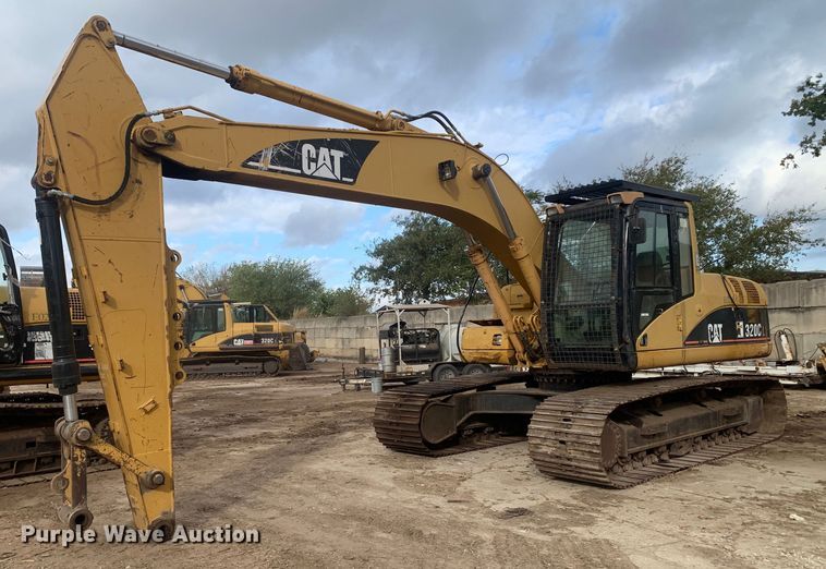 2004 Caterpillar  320C L excavator - JT9673