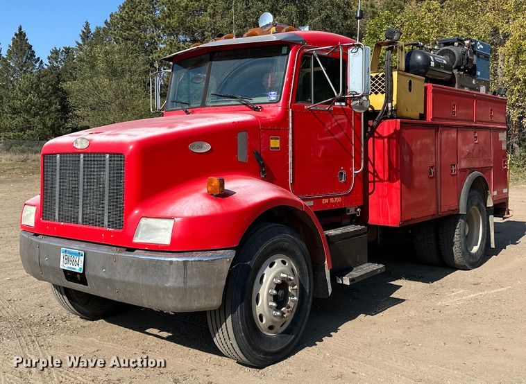 1998 Peterbilt  330 utility / service truck - LR9524