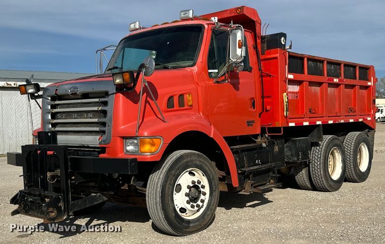 2001 Sterling LT7500 dump truck - MS9950